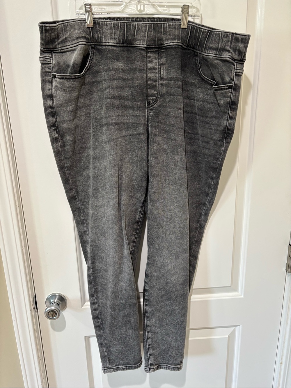 Women's High-Rise Grey Pull On Jeggings